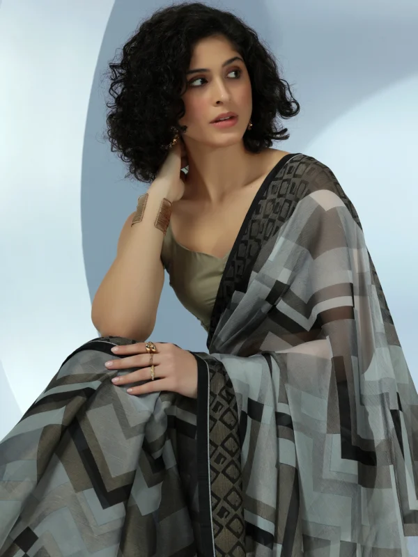 Grey Printed Poly Chiffon Saree With Unstitched Blouse Piece - Image 3